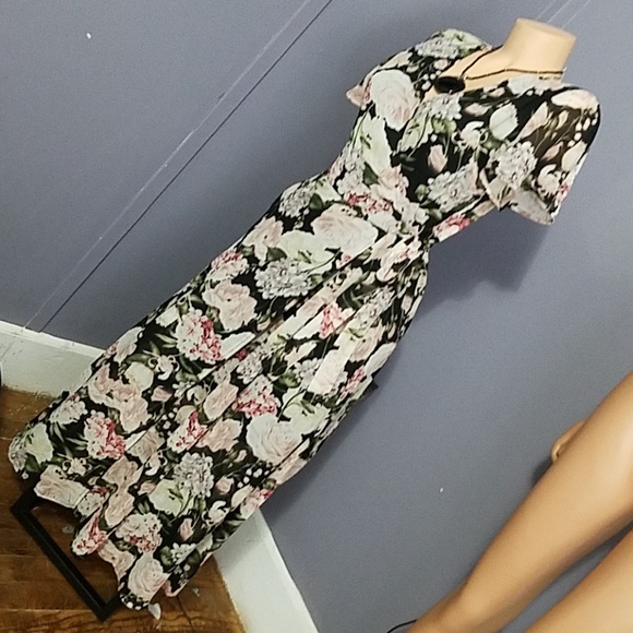 Beautiful a True Floral Wrap Dress - Picture 4 of 8